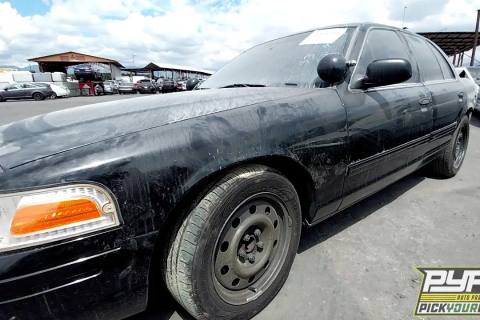 Photo of 2011 Ford Crown Victoria