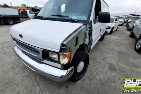 Photo of 2000 Ford E-150 Econoline