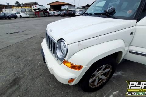 Photo of 2006 Jeep Liberty