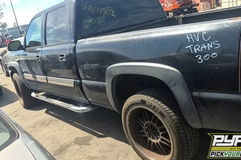 Photo of 2004 Chevrolet Silverado 2500