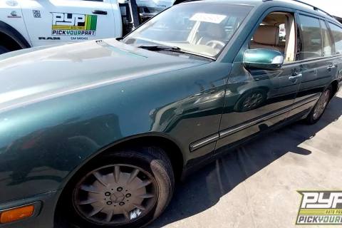 Photo of 2001 Mercedes-Benz E320