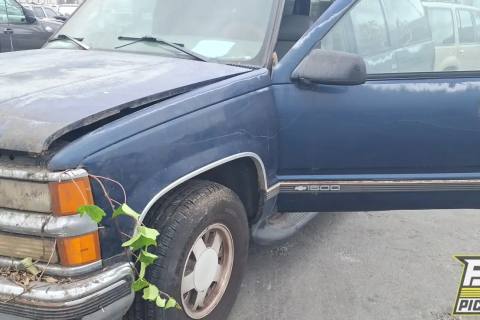 Photo of 1999 Chevrolet C1500 Suburban