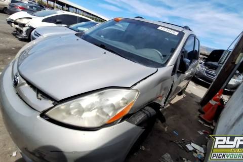Photo of 2008 Toyota Sienna
