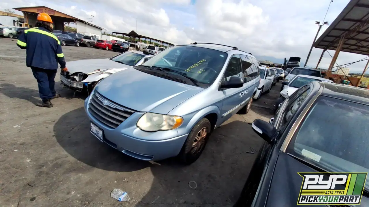 Photo of 2006 Chrysler Town & Country