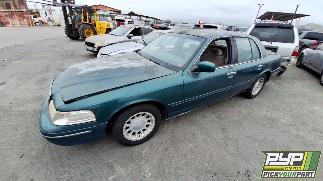 Photo of 2001 Ford Crown Victoria