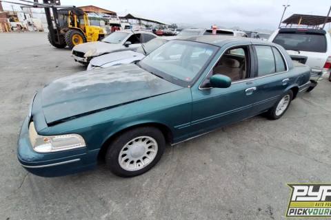 Photo of 2001 Ford Crown Victoria