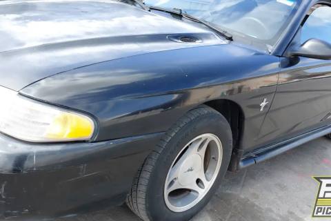 Photo of 1998 Ford Mustang