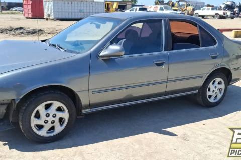 Photo of 1999 Nissan Sentra