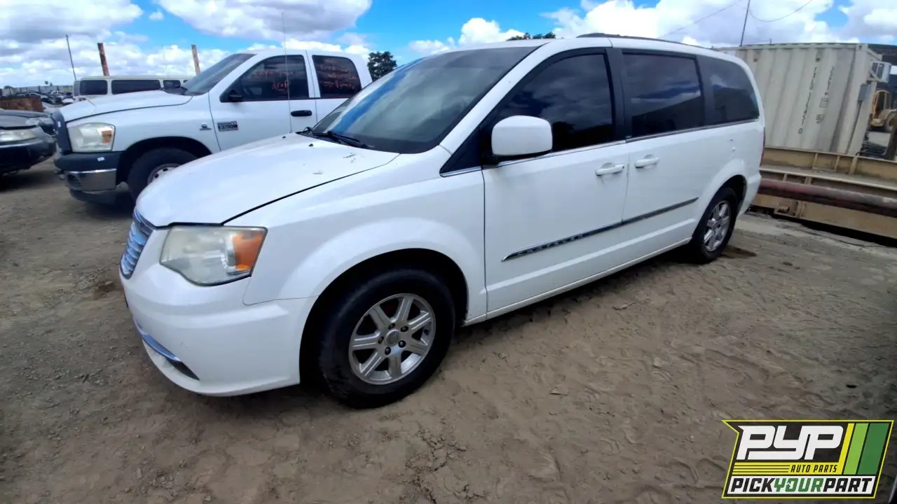Photo of 2013 Chrysler Town & Country