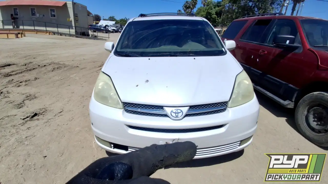 Photo of 2004 Toyota Sienna