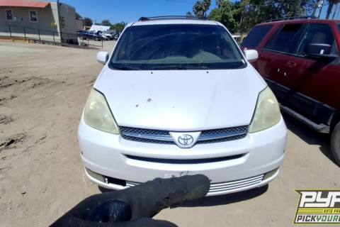 Photo of 2004 Toyota Sienna