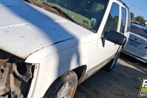 Photo of 1999 Chevrolet Tahoe