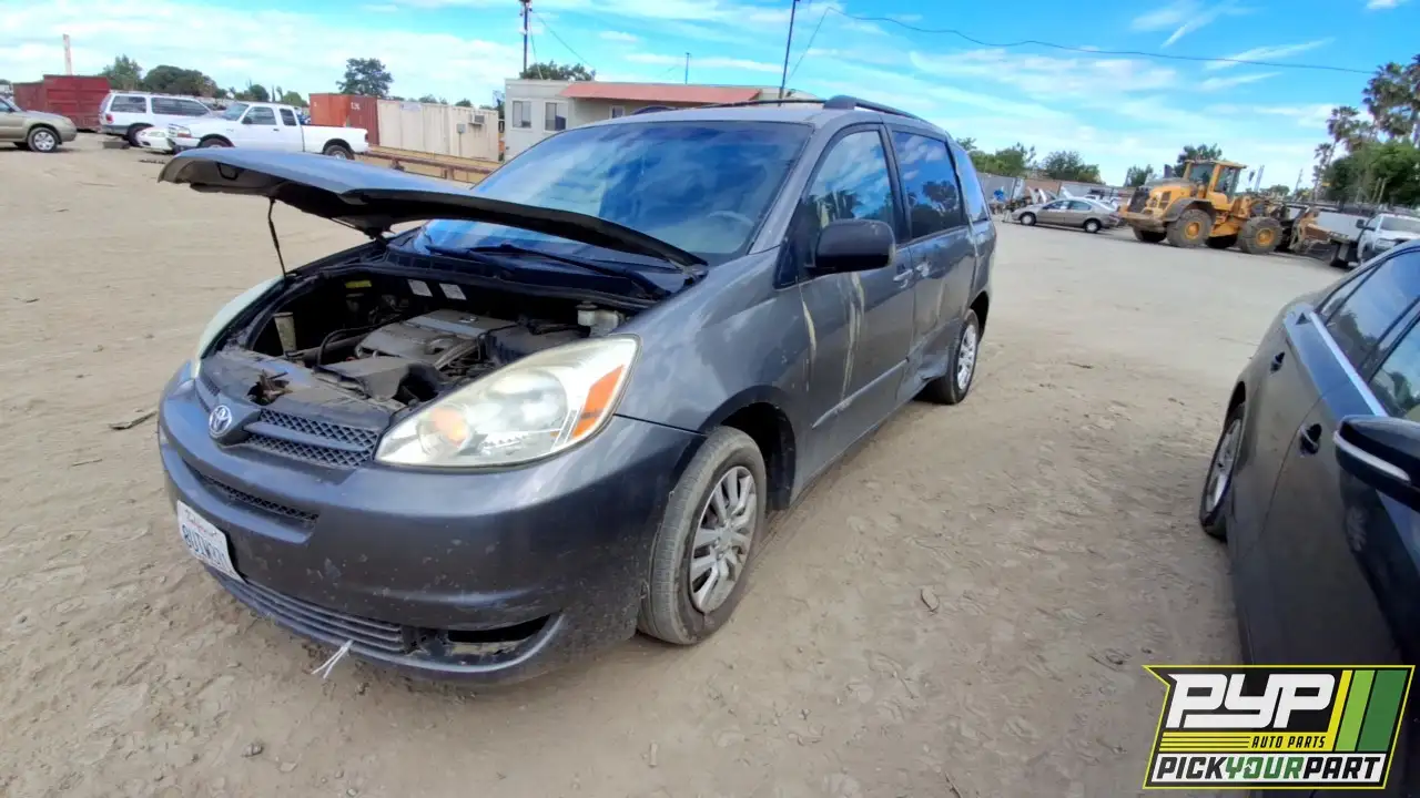 Photo of 2004 Toyota Sienna