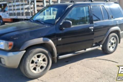 Photo of 1999 Nissan Pathfinder
