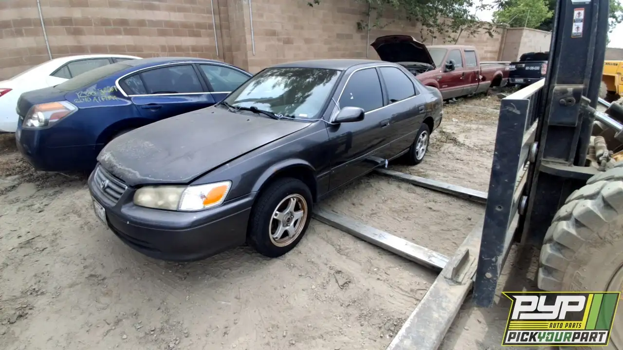 Photo of 2000 Toyota Camry