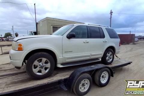 Photo of 2004 Ford Explorer