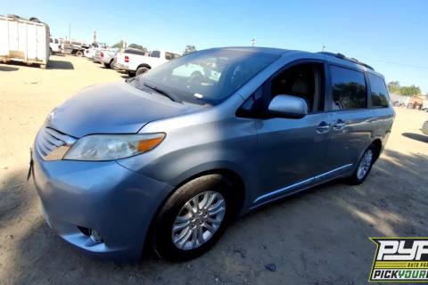 Photo of 2011 Toyota Sienna