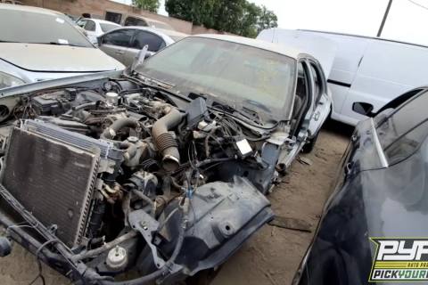 Photo of 2001 Ford Crown Victoria