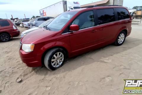 Photo of 2008 Chrysler Town & Country
