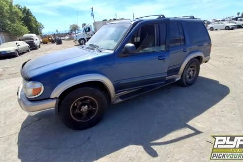 Photo of 2000 Ford Explorer