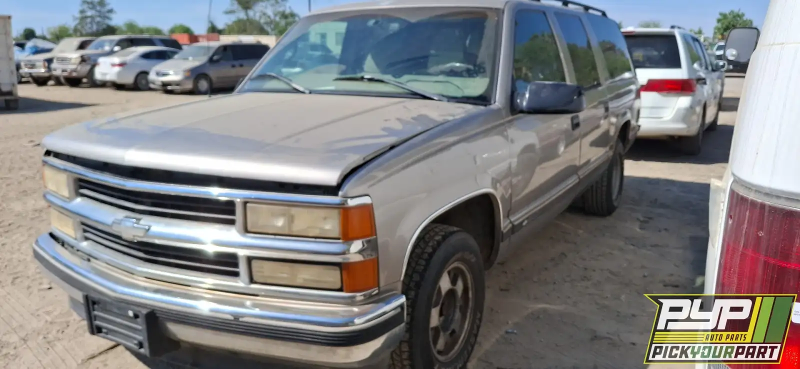 Photo of 1999 Chevrolet C1500 Suburban