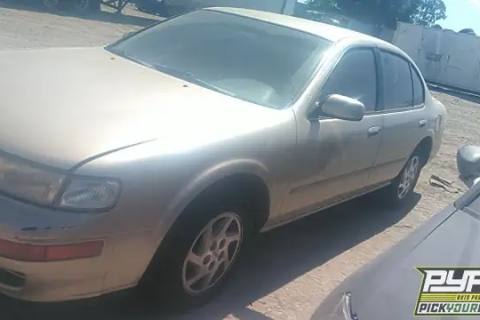 Photo of 1997 Nissan Maxima