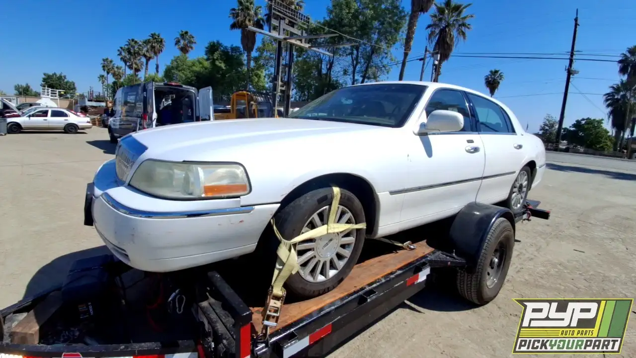Photo of 2003 Lincoln Town Car