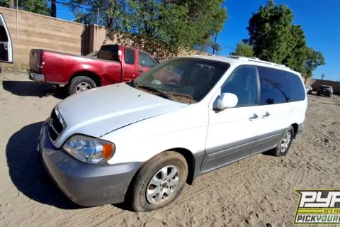 Photo of 2005 Kia Sedona