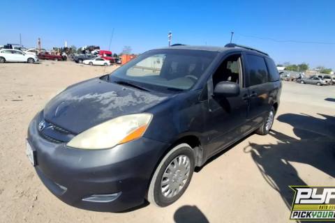 Photo of 2006 Toyota Sienna