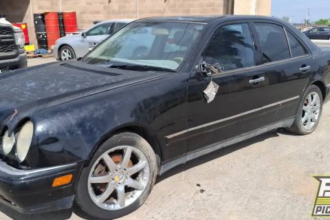 Photo of 1999 Mercedes-Benz E320
