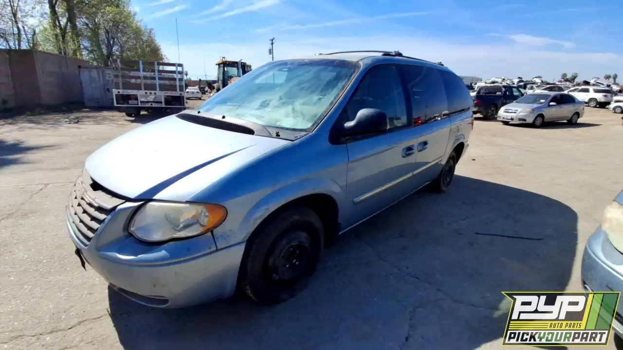 Photo of 2005 Chrysler Town & Country