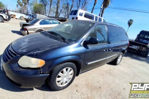 Photo of 2007 Chrysler Town & Country
