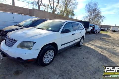Photo of 2005 Chrysler Pacifica