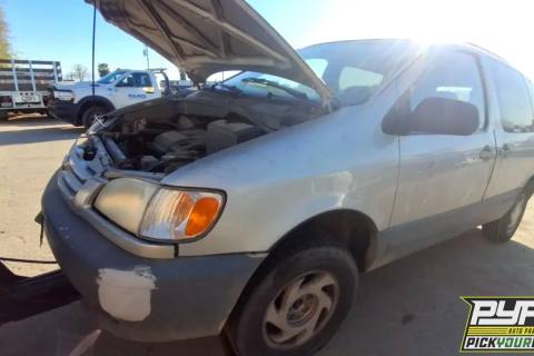 Photo of 2002 Toyota Sienna