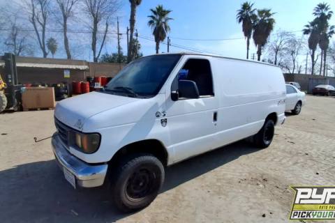Photo of 2001 Ford E-150 Econoline
