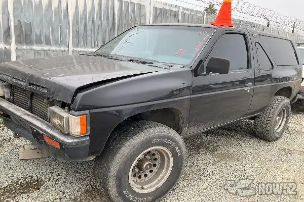 Photo of 1988 Nissan Pathfinder