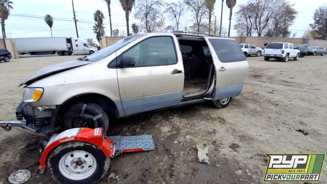 Photo of 2001 Toyota Sienna