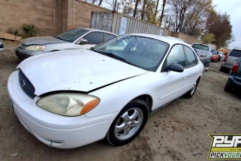 Photo of 2005 Ford Taurus