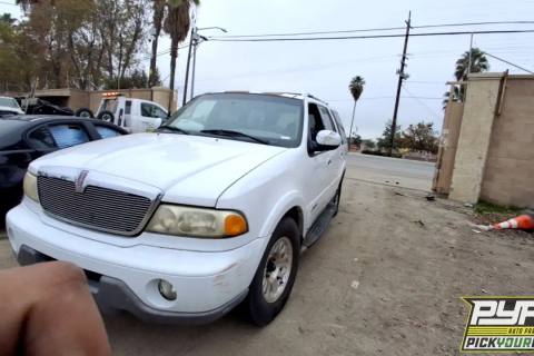 Photo of 2000 Lincoln Navigator