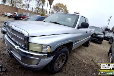 Photo of 2001 Dodge Ram 1500