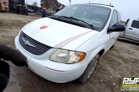 Photo of 2002 Chrysler Town & Country