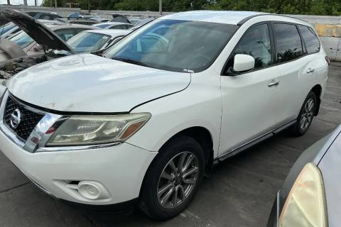 Photo of 2013 Nissan Pathfinder