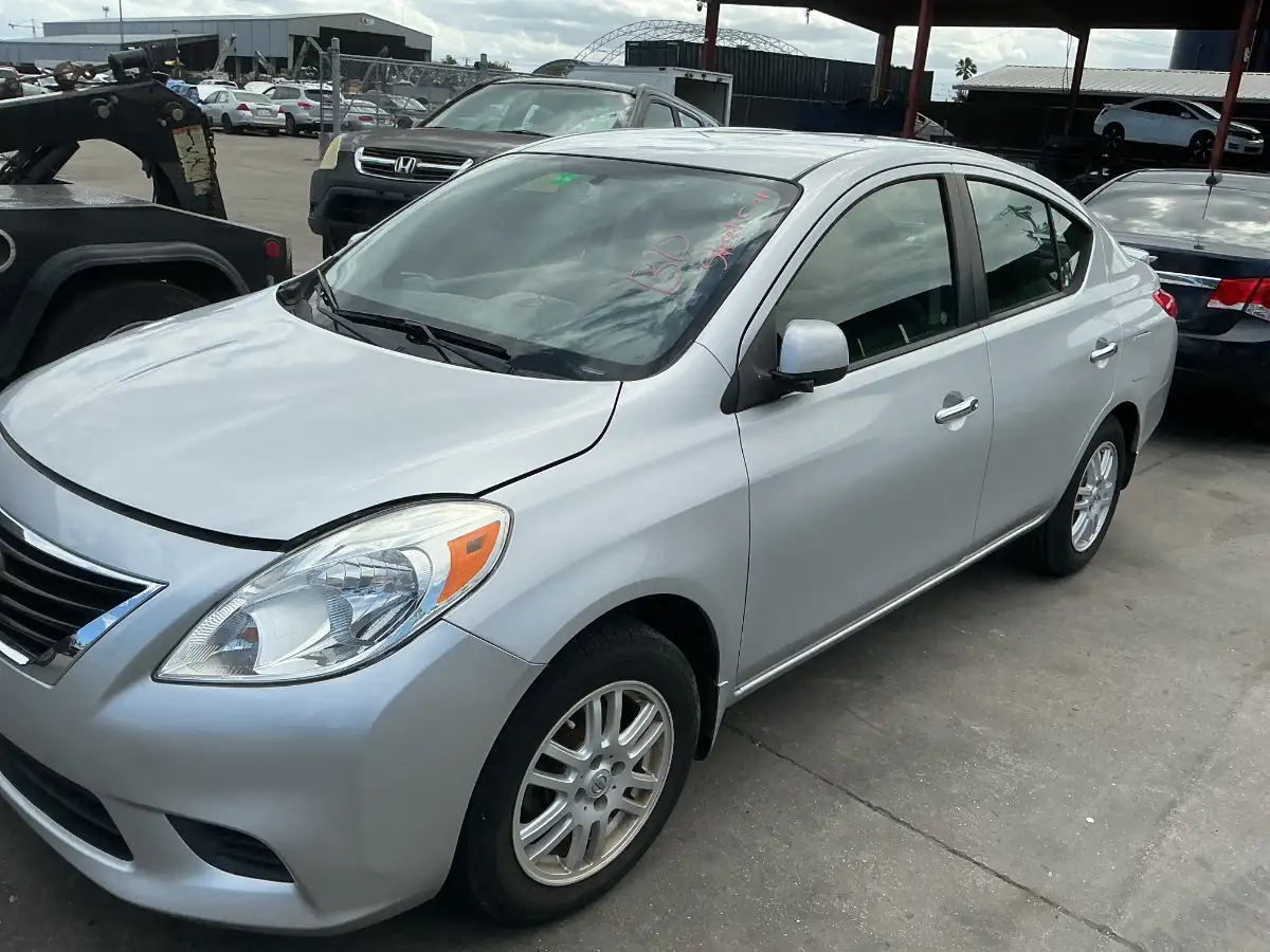 Photo of 2013 Nissan Versa