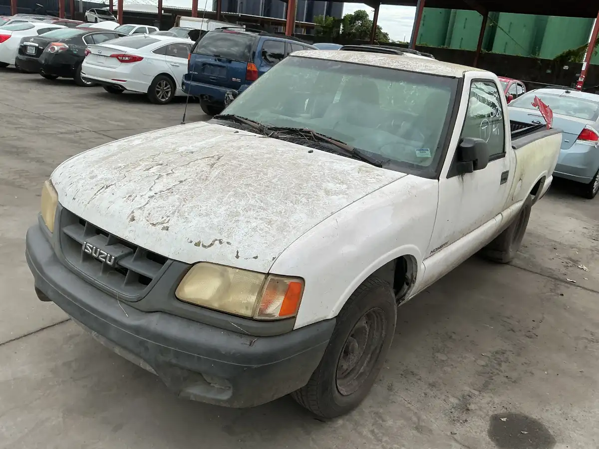 Photo of 2000 Isuzu Hombre