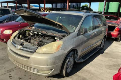 Photo of 2005 Toyota Sienna