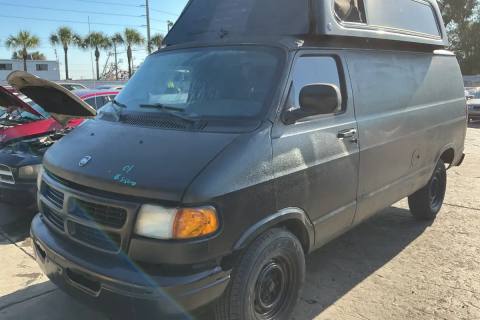 Photo of 2001 Dodge Ram Van