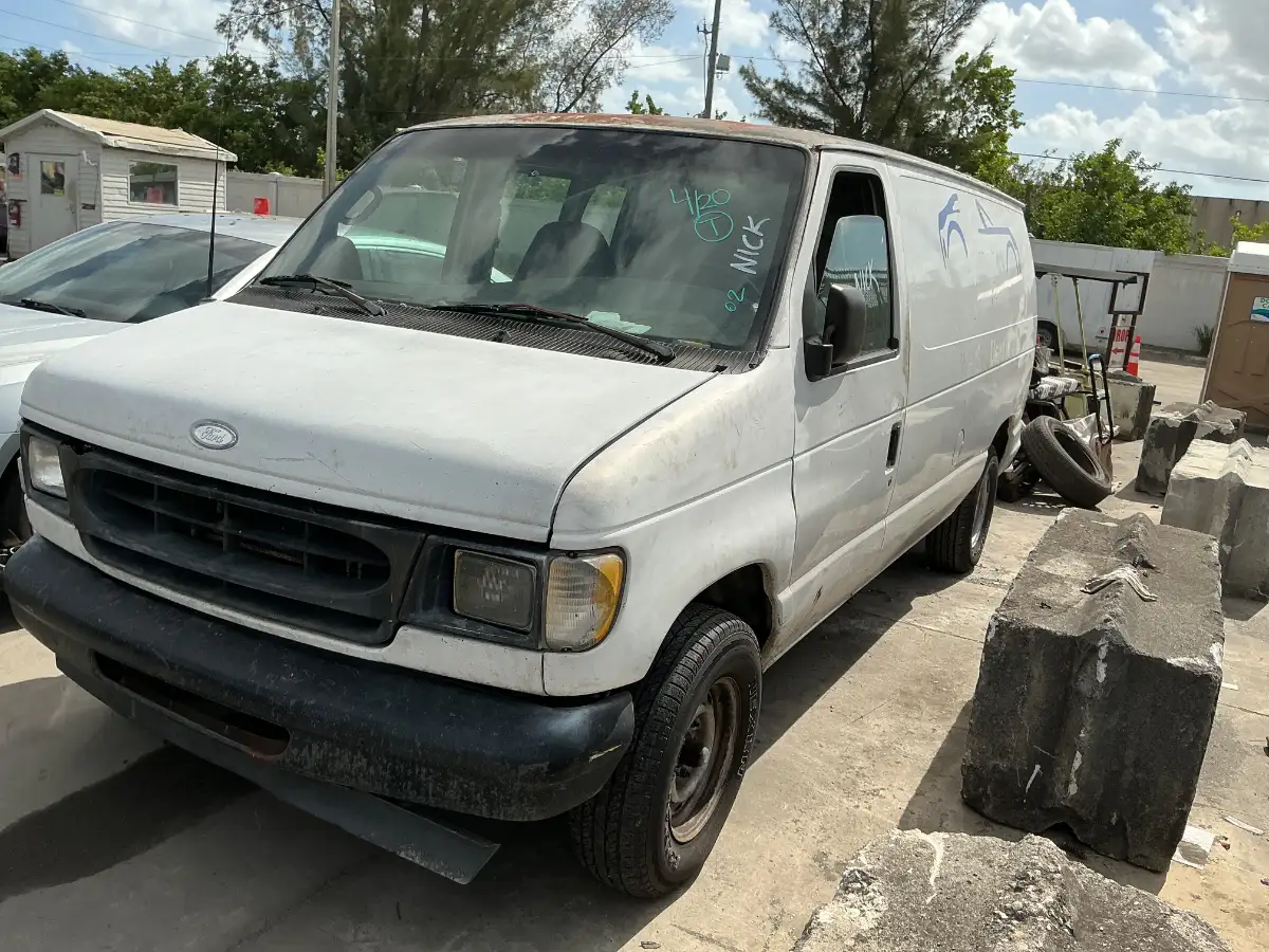 Photo of 2002 Ford Econoline