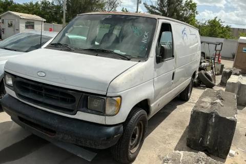 Photo of 2002 Ford Econoline