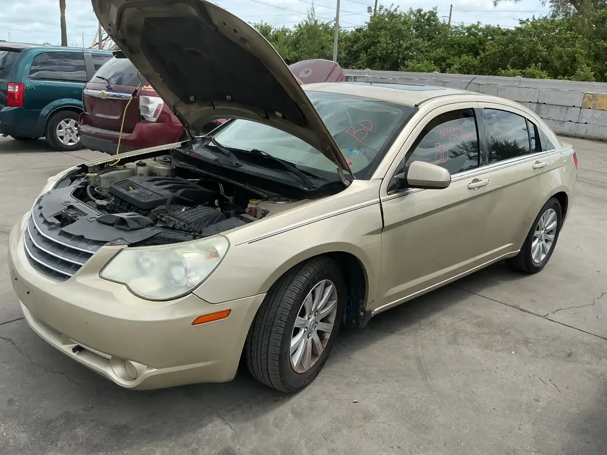 Photo of 2010 Chrysler Sebring