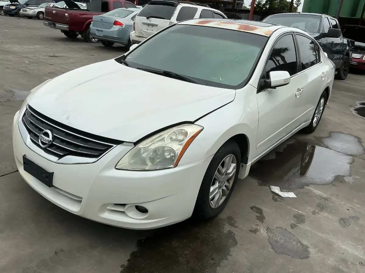 Photo of 2011 Nissan Altima